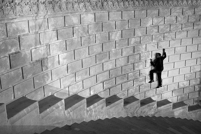 Title: L'escalier, Longchamps Palace Marseille, 50 x 75 cm, Inkjet print, 2013 